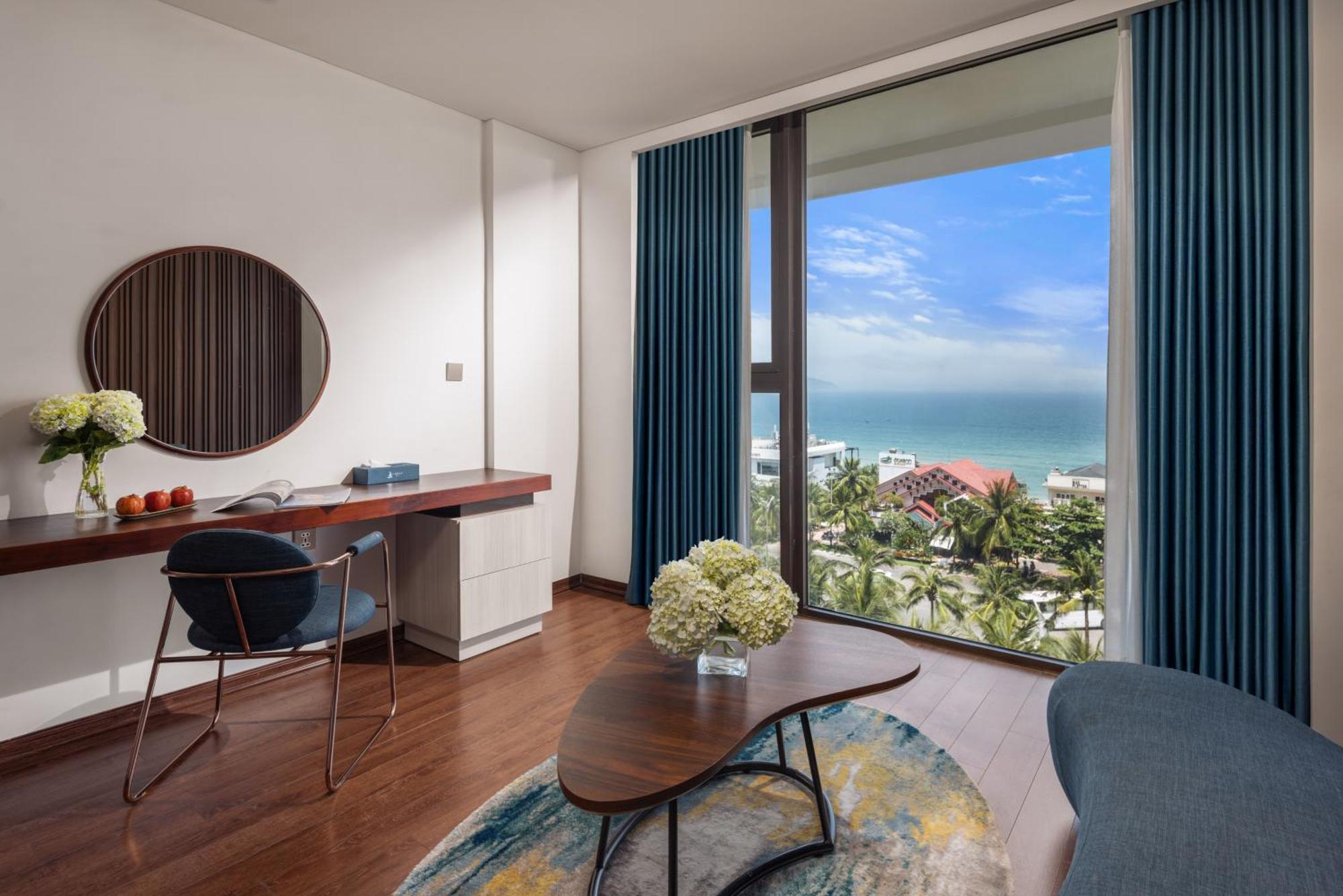 Canvas Danang Beach Hotel Esterno foto